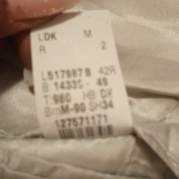 Dkny striped men's suit. - Picture 8 of 8